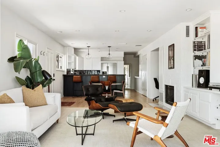 2431 3rd Street 7, Santa Monica, California 90405