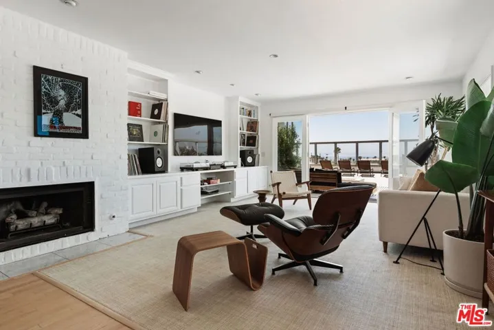2431 3rd Street 7, Santa Monica, California 90405