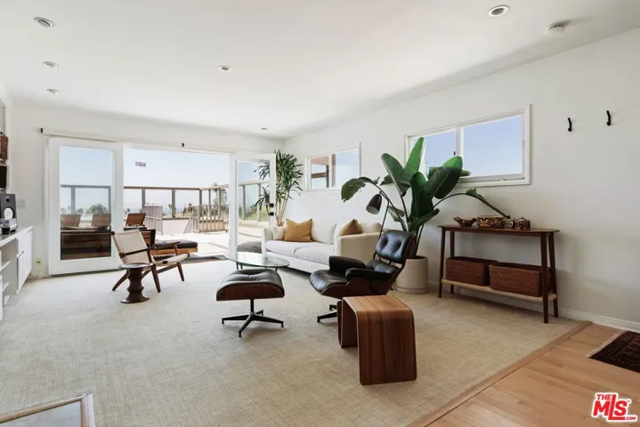 2431 3rd Street 7, Santa Monica, California 90405