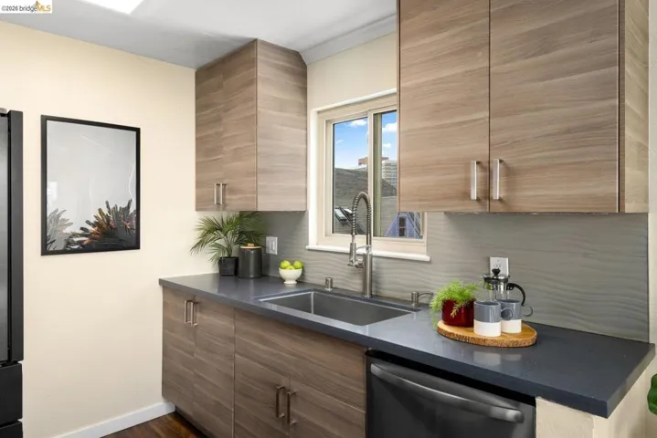 77 Fairmount Avenue 302, Oakland, California 94611