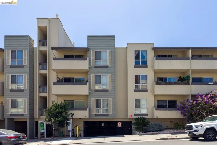 77 Fairmount Avenue 302, Oakland, California 94611