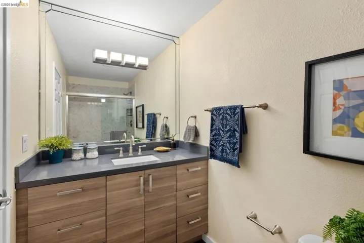 77 Fairmount Avenue 302, Oakland, California 94611
