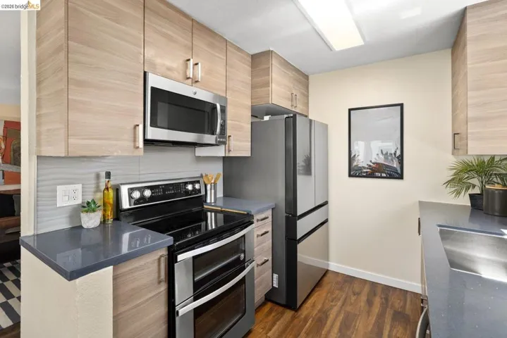 77 Fairmount Avenue 302, Oakland, California 94611