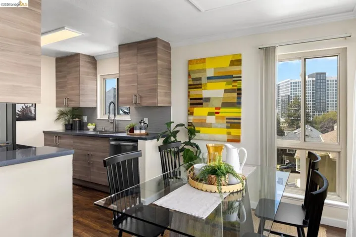 77 Fairmount Avenue 302, Oakland, California 94611
