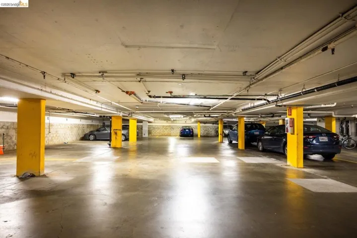 77 Fairmount Avenue 302, Oakland, California 94611