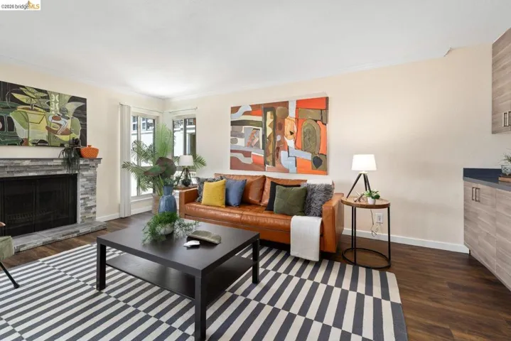 77 Fairmount Avenue 302, Oakland, California 94611