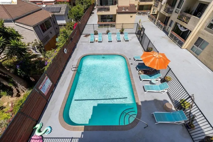 77 Fairmount Avenue 302, Oakland, California 94611