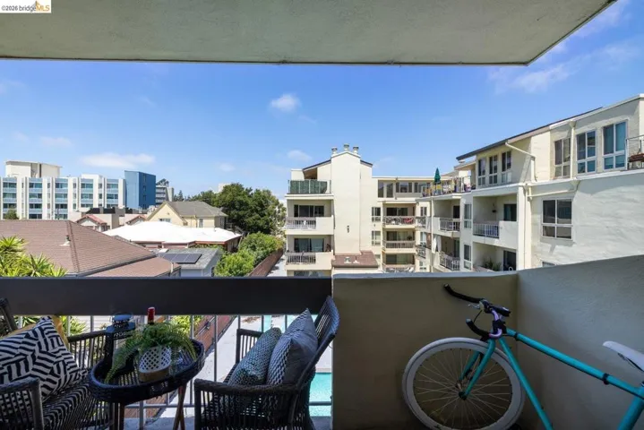 77 Fairmount Avenue 302, Oakland, California 94611