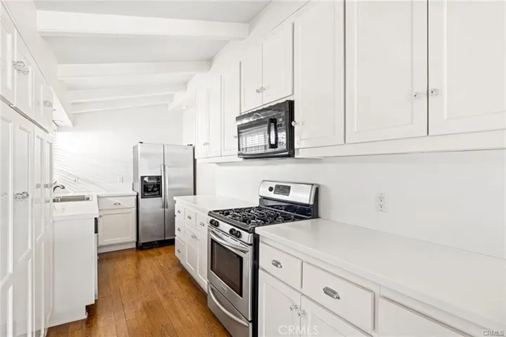 600 Poinsettia Avenue, Corona Del Mar, California 92625