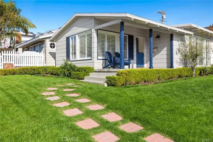 600 Poinsettia Avenue, Corona Del Mar, California 92625