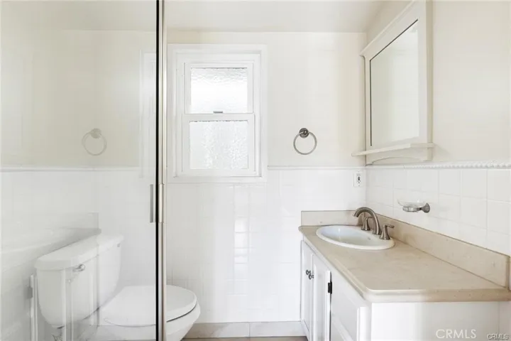 600 Poinsettia Avenue, Corona Del Mar, California 92625