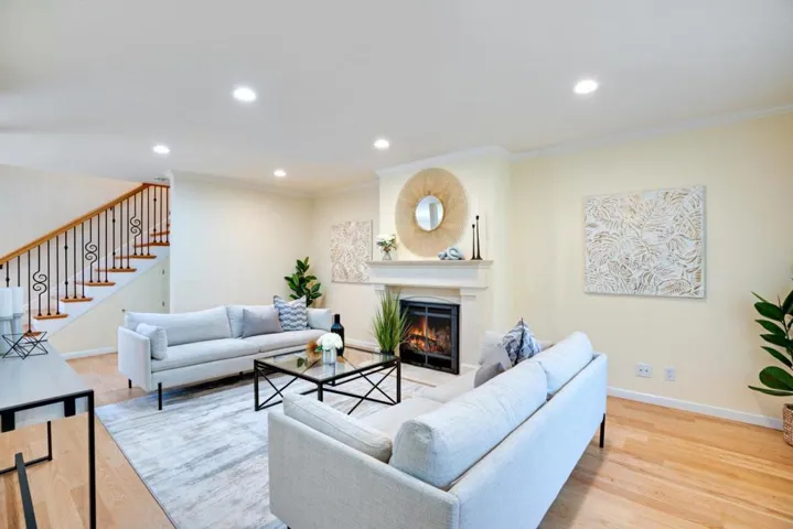 1323 Hoover Street, Menlo Park, California 94025