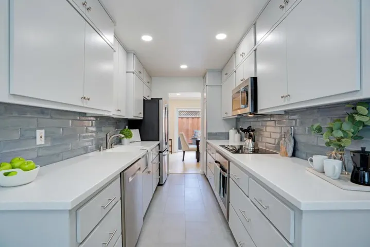 1323 Hoover Street, Menlo Park, California 94025