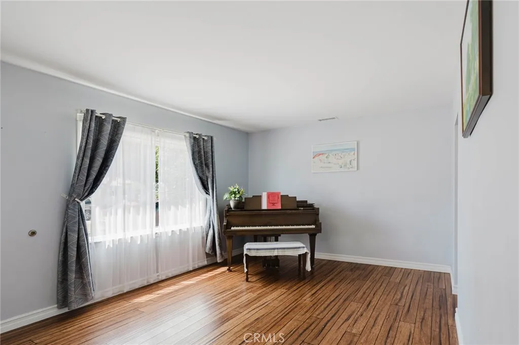 6160 Pepperwood, Lakewood, California 90712 — photo 5