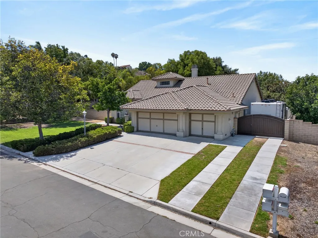 11321 Breithorn Court, Riverside, California 92503 — photo 5