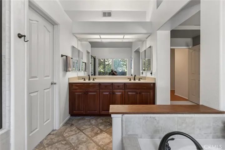 11321 Breithorn Court, Riverside, California 92503