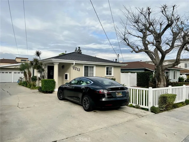 St view of front unit.
This parking spot is for front house.