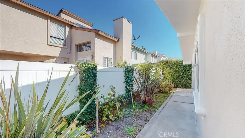 2213 Bataan Road B, Redondo Beach, California 90278