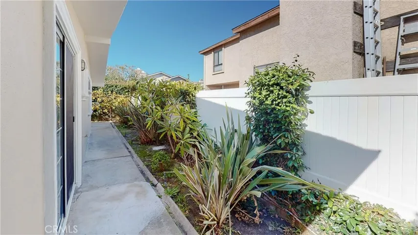2213 Bataan Road B, Redondo Beach, California 90278