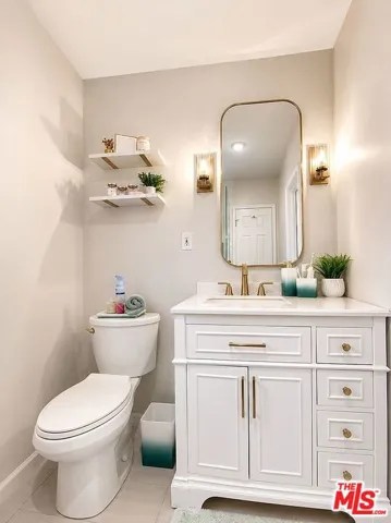7718 Independence Avenue, Los Angeles, California 91304