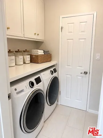 7718 Independence Avenue, Los Angeles, California 91304