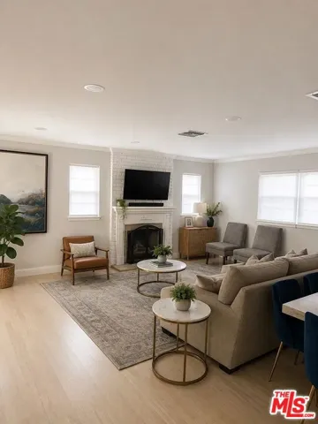 7718 Independence Avenue, Los Angeles, California 91304