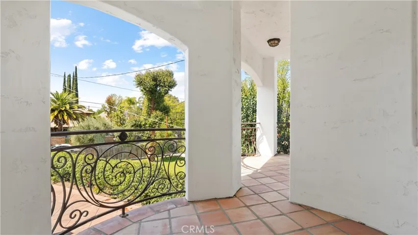 5128 Avenida Hacienda, Tarzana, California 91356