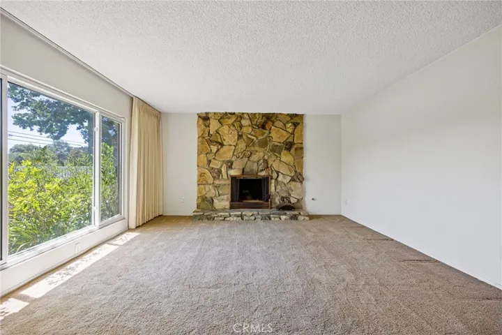 9435 Haskell, North Hills, California 91343