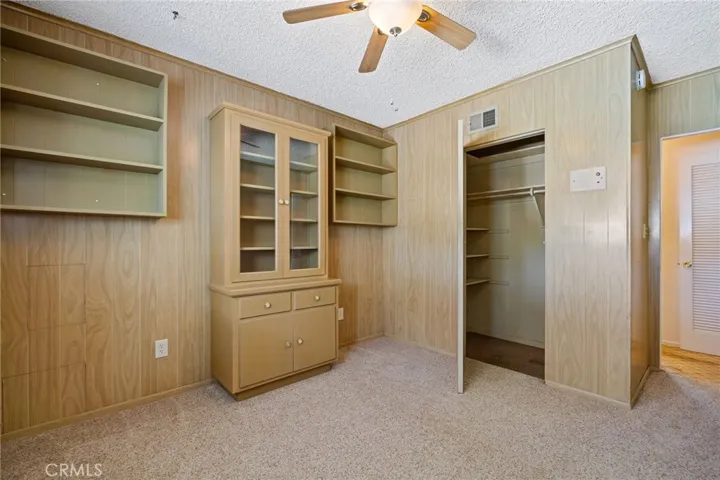 9435 Haskell, North Hills, California 91343