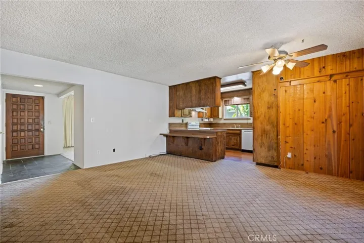 9435 Haskell, North Hills, California 91343