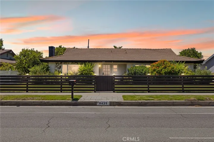 9435 Haskell, North Hills, California 91343
