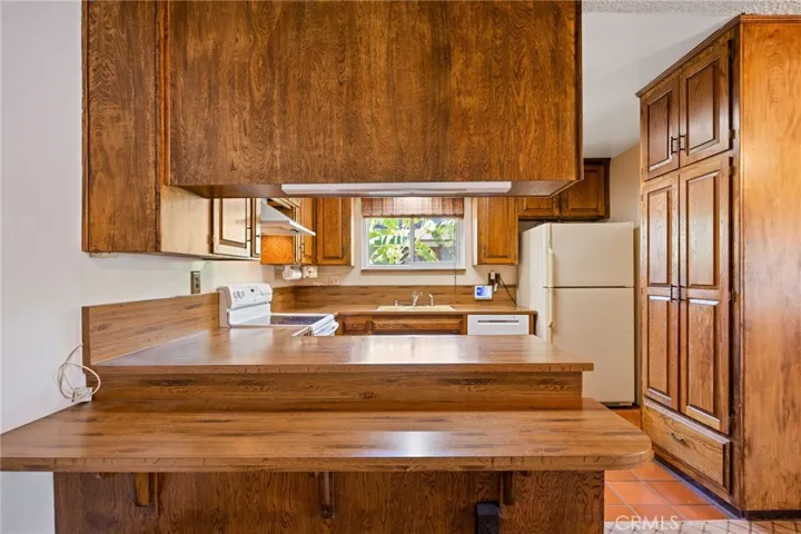 9435 Haskell, North Hills, California 91343