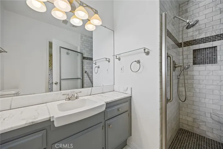 9435 Haskell, North Hills, California 91343