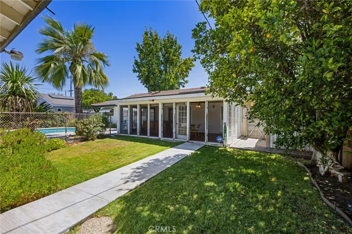 9435 Haskell, North Hills, California 91343
