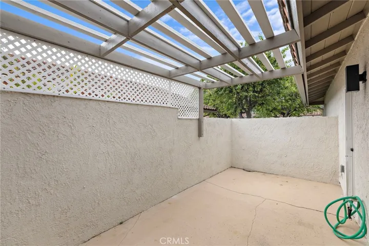 patio off kitchen