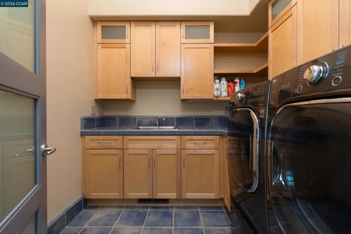 13367 Campus Dr, Oakland, California 94619