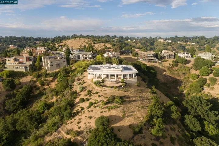 13367 Campus Dr, Oakland, California 94619