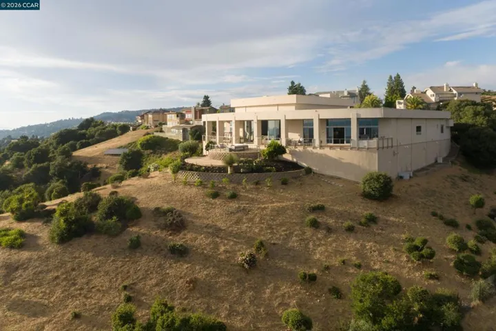 13367 Campus Dr, Oakland, California 94619