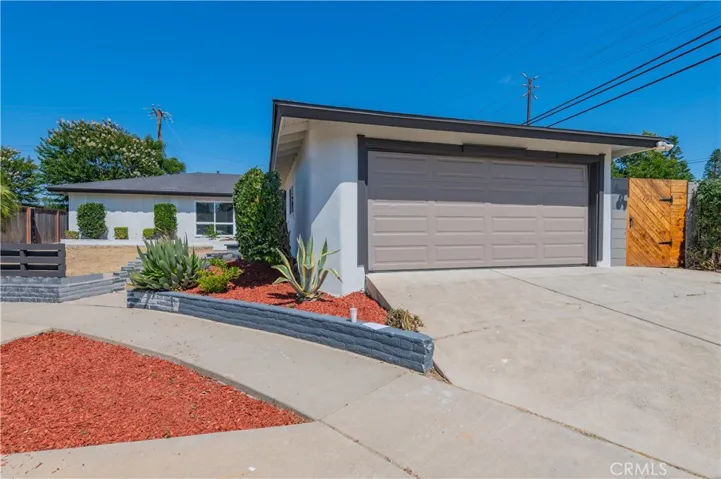 3202 Montana Avenue, Costa Mesa, California 92626