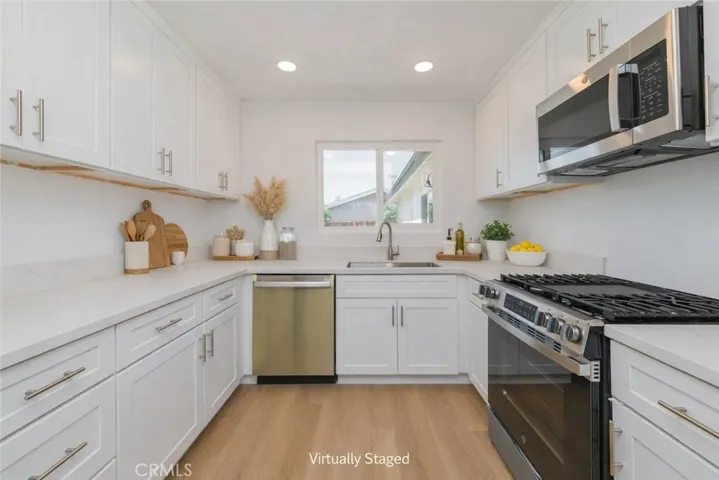3202 Montana Avenue, Costa Mesa, California 92626