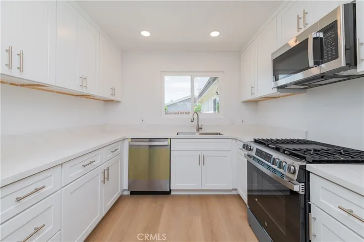 3202 Montana Avenue, Costa Mesa, California 92626