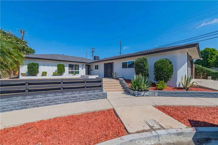 3202 Montana Avenue, Costa Mesa, California 92626