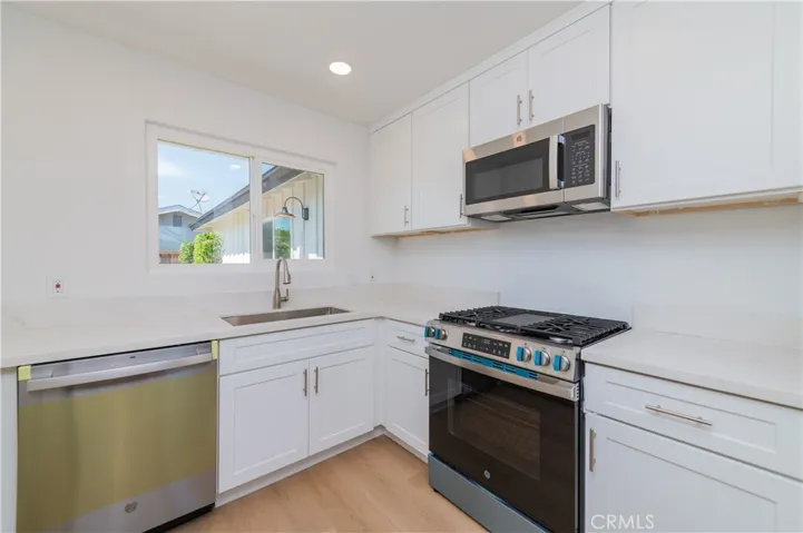 3202 Montana Avenue, Costa Mesa, California 92626