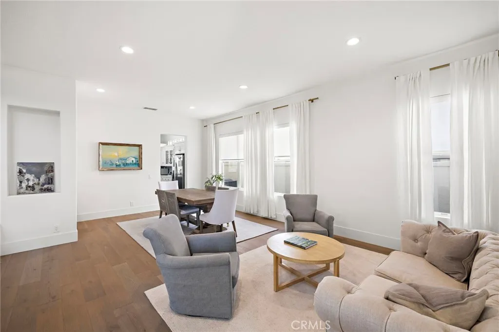 Dining room / Living room