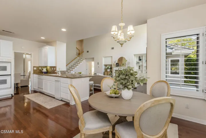 Kitchen Eating Area