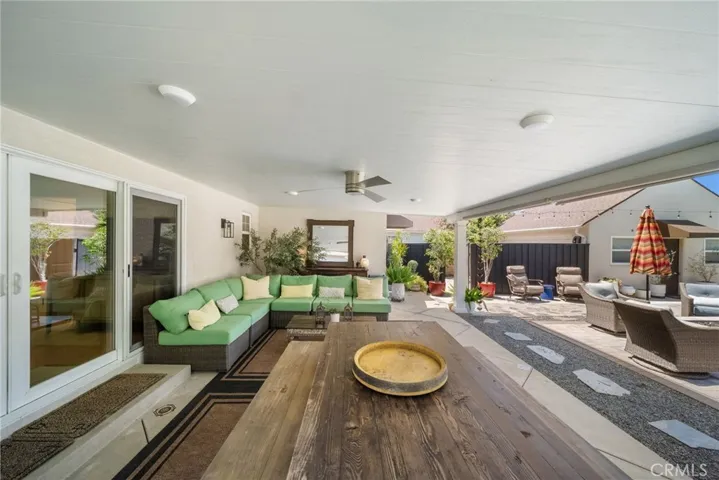 6951 Chisholm, Van Nuys, California 91406