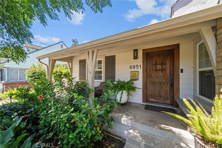6951 Chisholm, Van Nuys, California 91406