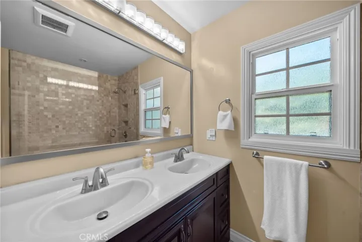 6951 Chisholm, Van Nuys, California 91406