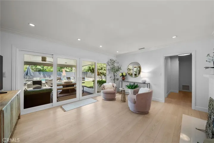 6951 Chisholm, Van Nuys, California 91406
