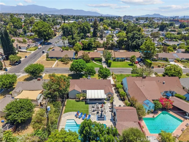 6951 Chisholm, Van Nuys, California 91406